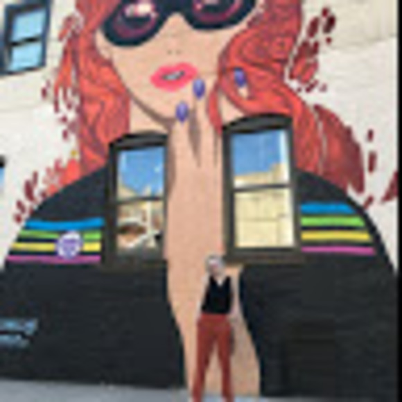 Meet your Posher, Abbie - Picture 1 of 1